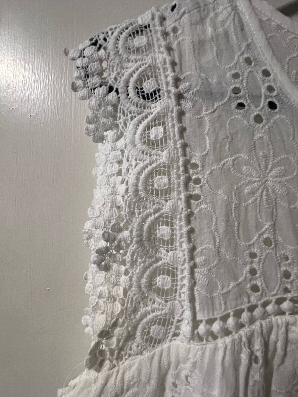 Knox Rose White Eyelet Crochet Sleeve Tunic Top - Picture 4 of 5